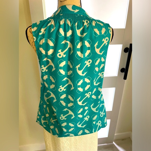 🧑‍🎄⭐️ Macbeth Collection sleeveless top size Small EUC - Picture 2 of 6